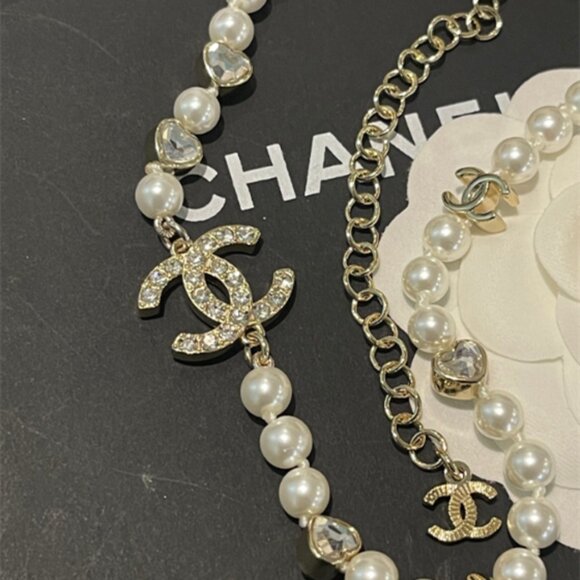 Chanel Pearl Necklace - Picture 3 of 5